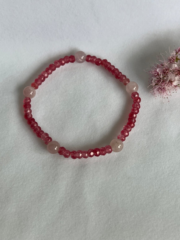 Armbånd rosa Kalsedon 2*4mm og Lepolitt 6mm