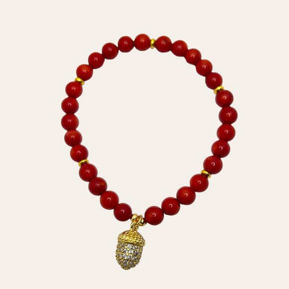 Jul Red Bamboo Coral med gullfarget rondeller og eikenøtt charms med cubic zircon