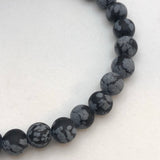 Herrearmbånd India Snowflake Obsidian Jasper 6mm m/ sølvfarget rillet kule