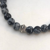 Herrearmbånd India Snowflake Obsidian Jasper 6mm m/ sølvfarget rillet kule