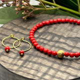 Jul: Armbånd Red Bamboo Coral med gullfarget kule