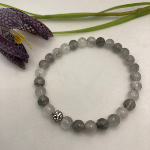 Gray Cloudy Quarts med sølvfarget kule med Cubic Zirkonia