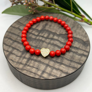 Armbånd Red Bamboo Coral med gullfarget hjerte cz