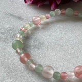 Armbånd med rosa og hvit Agat og grønn Aventurin