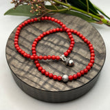 Jul: Armbånd Red Bamboo Coral med sølvfarget kule